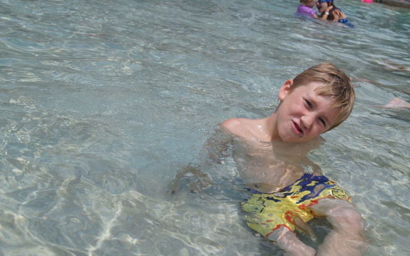 pool cleaning services